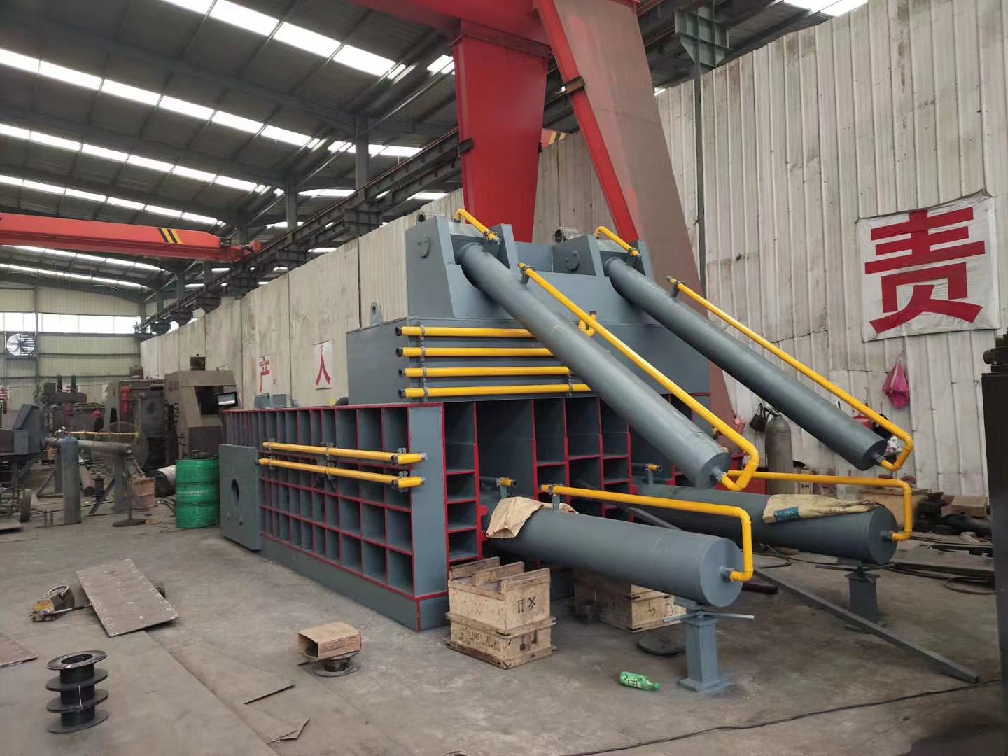 金屬壓塊機(jī)