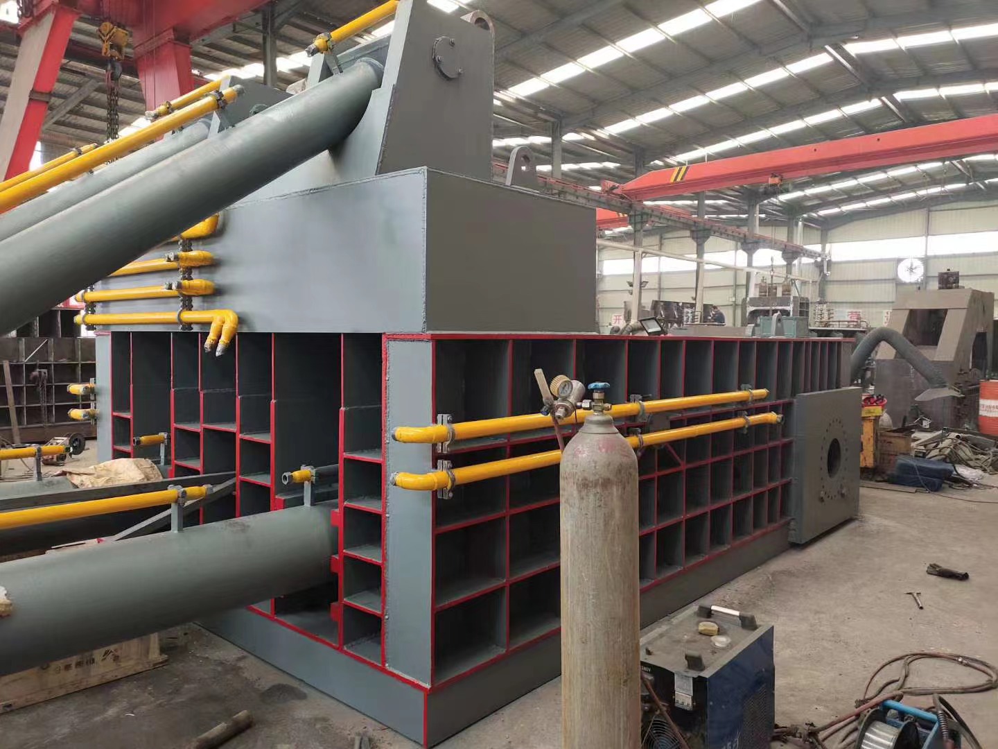 金屬壓塊機(jī)